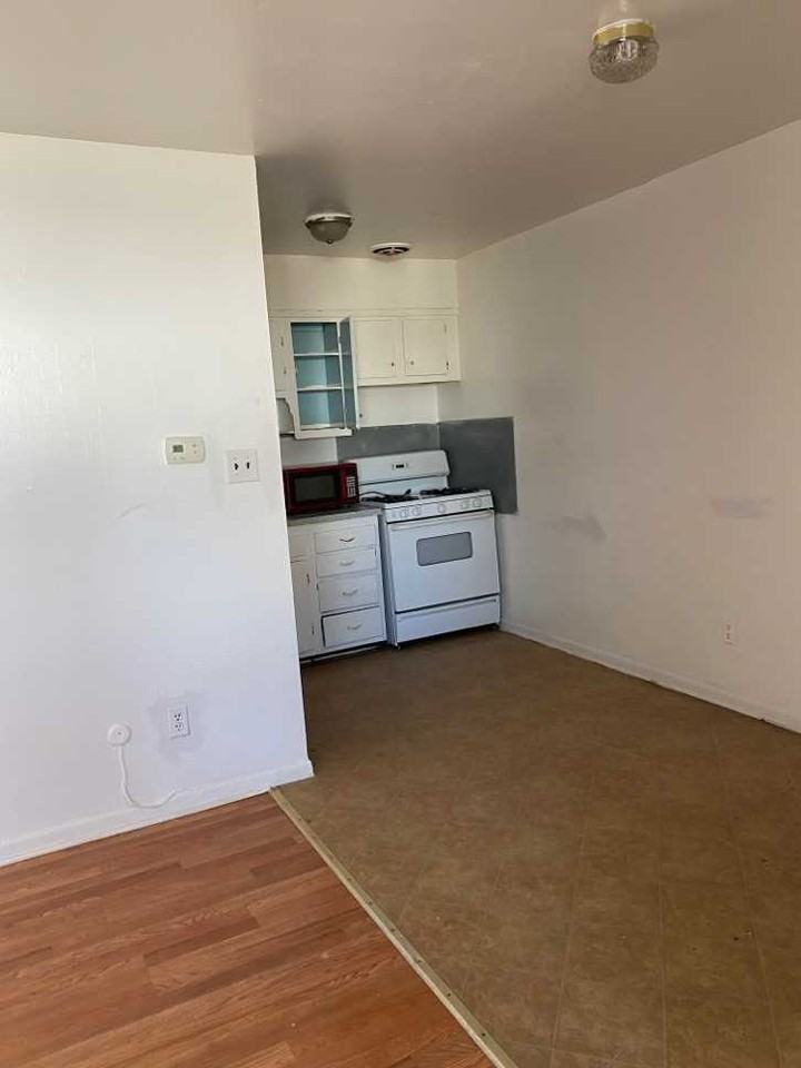 611 Homestead Rd - Photo 3 of 7