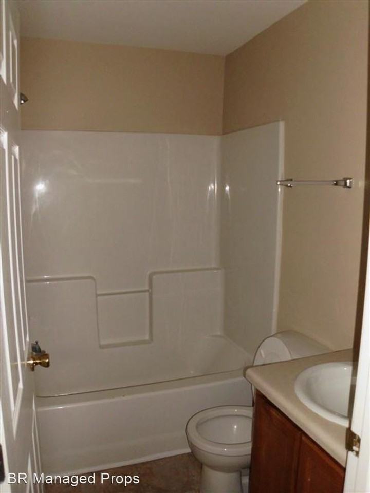 2224 30th Street - Photo 2 of 7