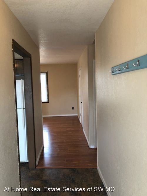 3231 W Olive St - Photo 2 of 15