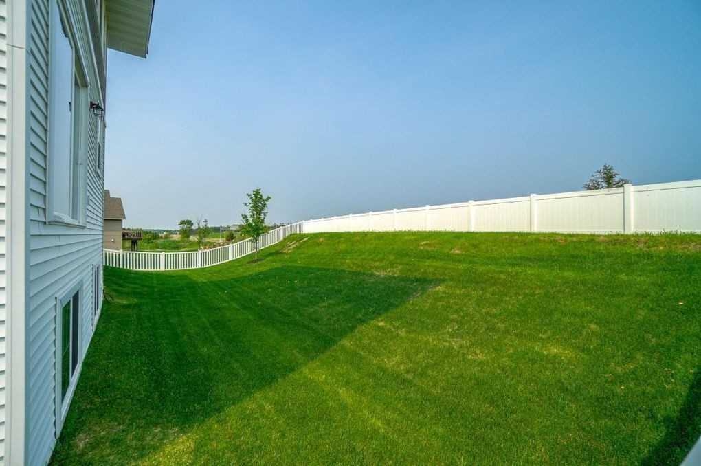 98 Heritage Blvd - Photo 2 of 28