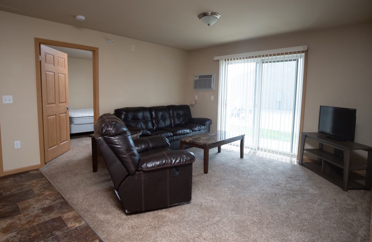 Stanley Apartments - Photo 5 of 32