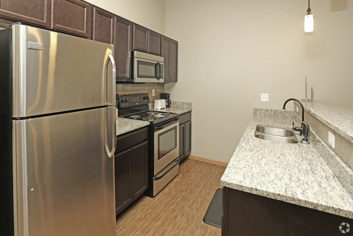 Bluffs of Williston - Photo 2 of 50