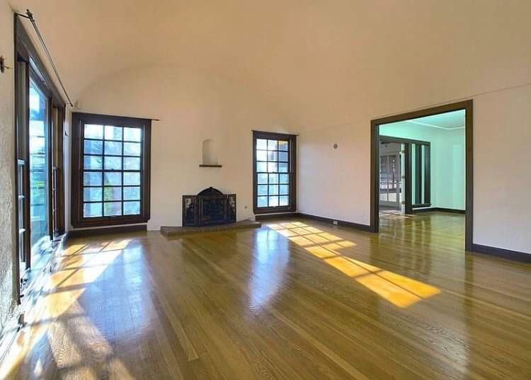 3205 Ibsen St - Photo 2 of 3