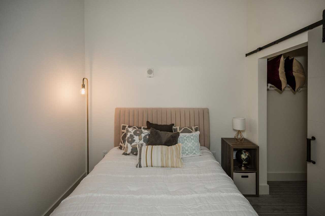 Maxwell Lofts - Photo 4 of 44