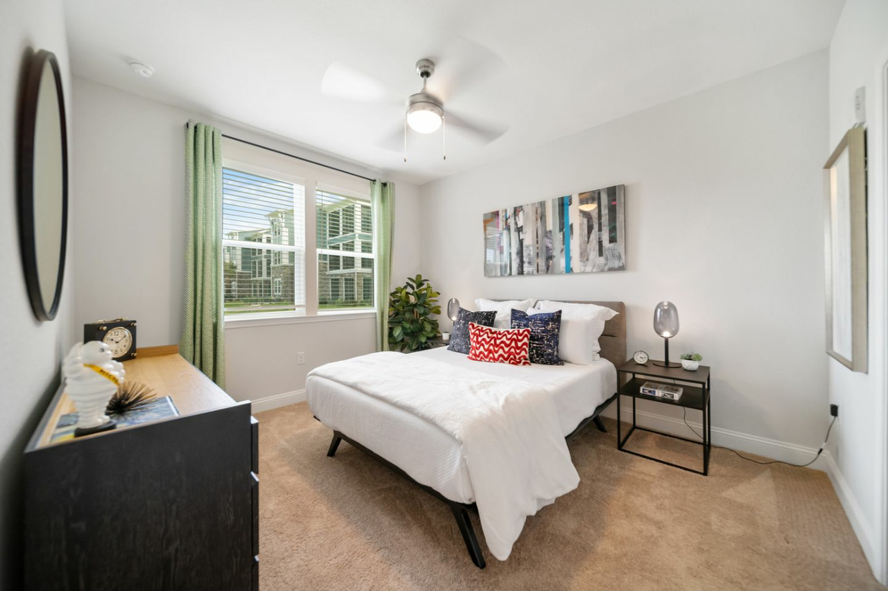 500 East - Photo 7 of 26