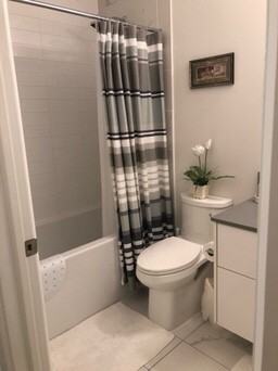 255 Bay St - Photo 4 of 18