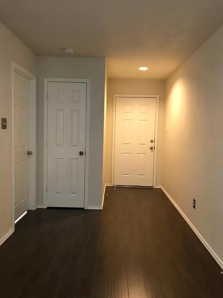 12227 Shine Avenue - Photo 3 of 24