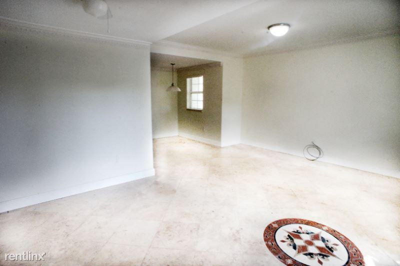 933 Sw 11th St - Photo 3 of 27