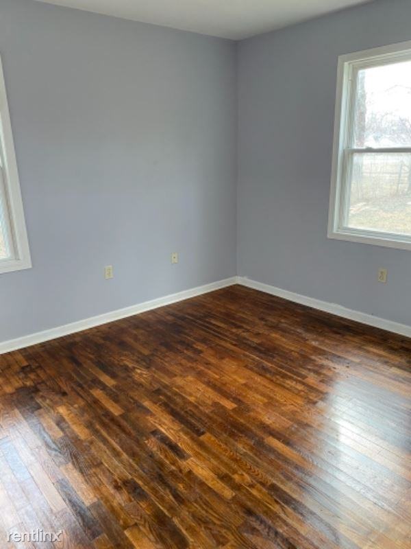 1921 E 23rd St N - Photo 3 of 8