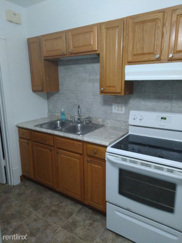 1305 S 61st St - Photo 3 of 7