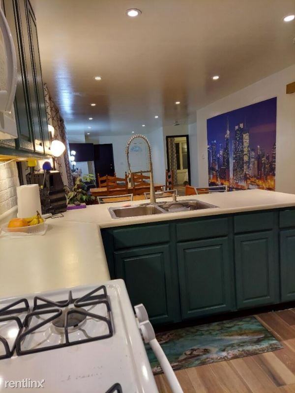 129 Highbury Dr - Photo 2 of 18