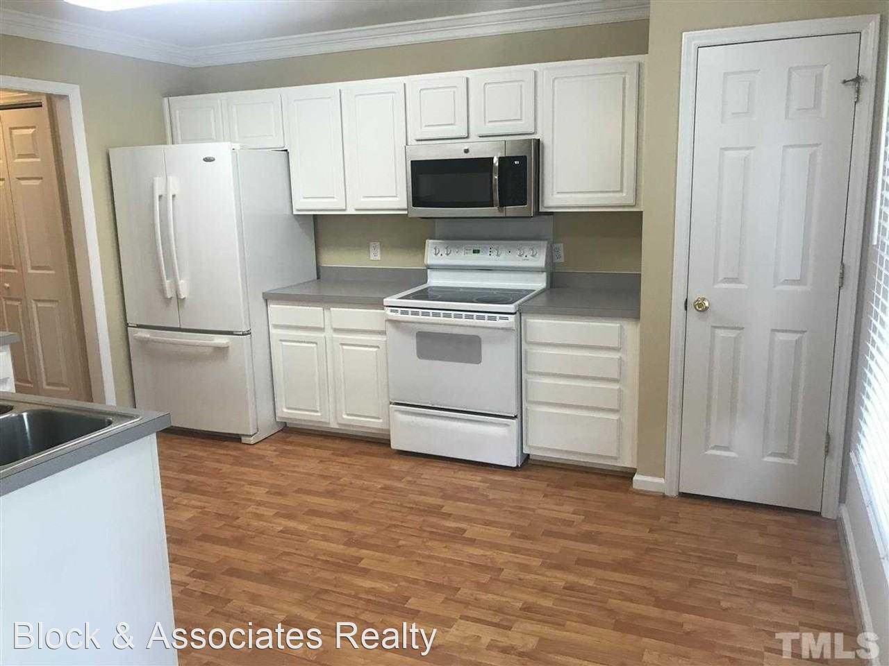 2662 Bowden Dr - Photo 3 of 10