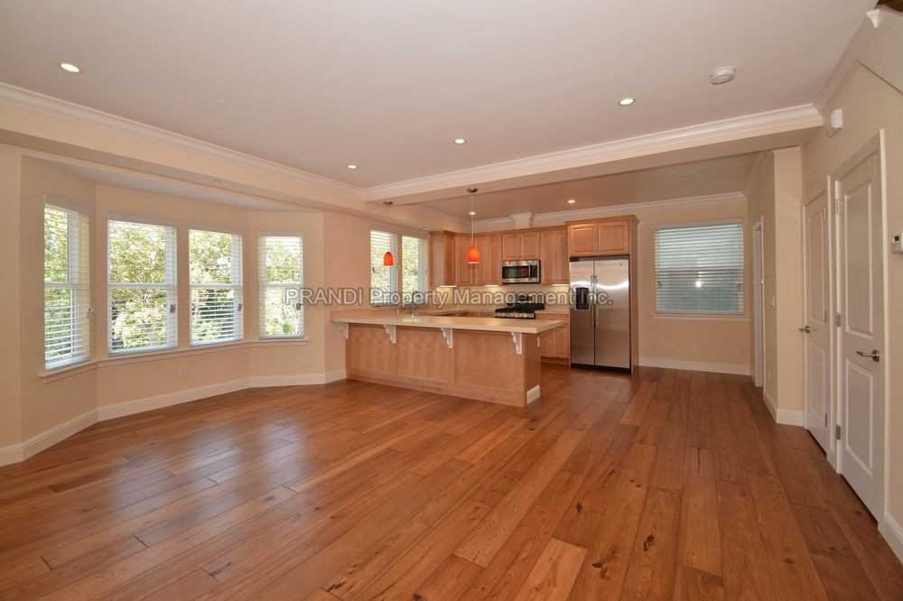 1144 Mission Ave - Photo 2 of 12