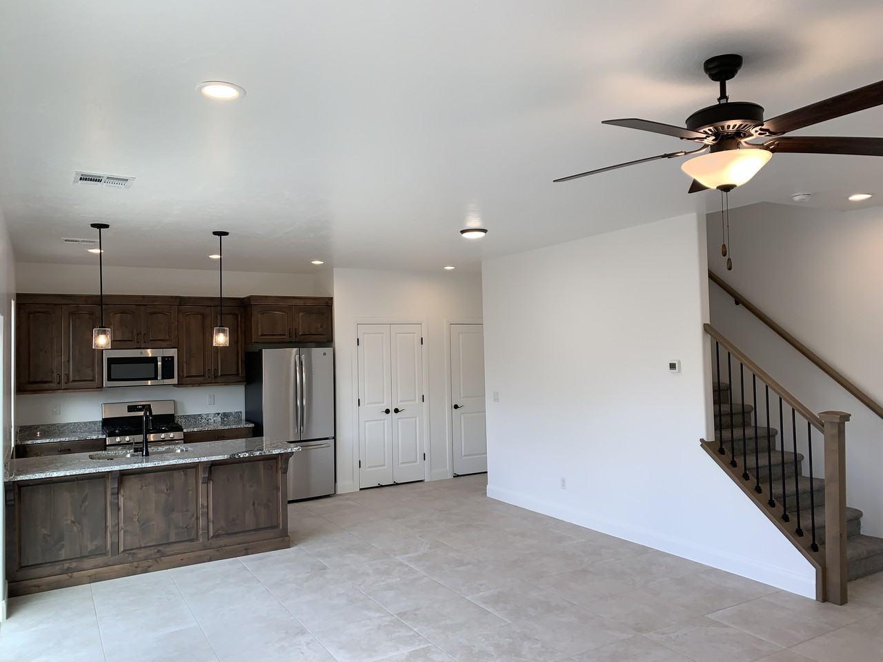 2477 Wn - Photo 2 of 20