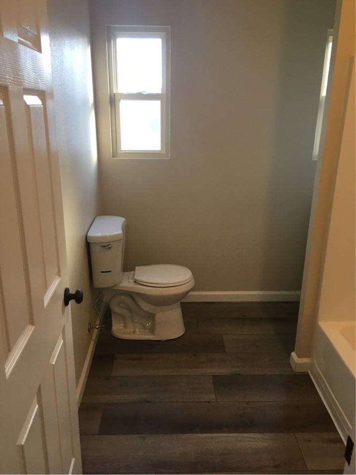 1125 N Main St - Photo 6 of 6