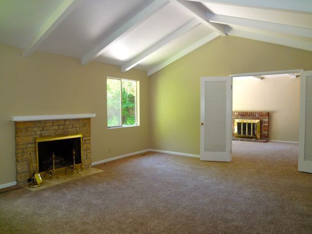 1075 Highlands Cir - Photo 3 of 25