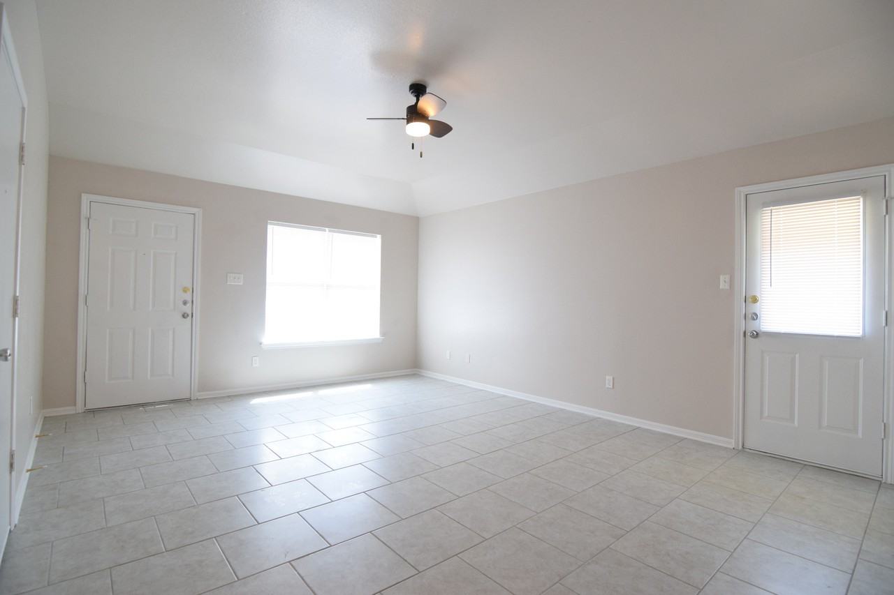 1623 Pima Trl - Photo 6 of 19
