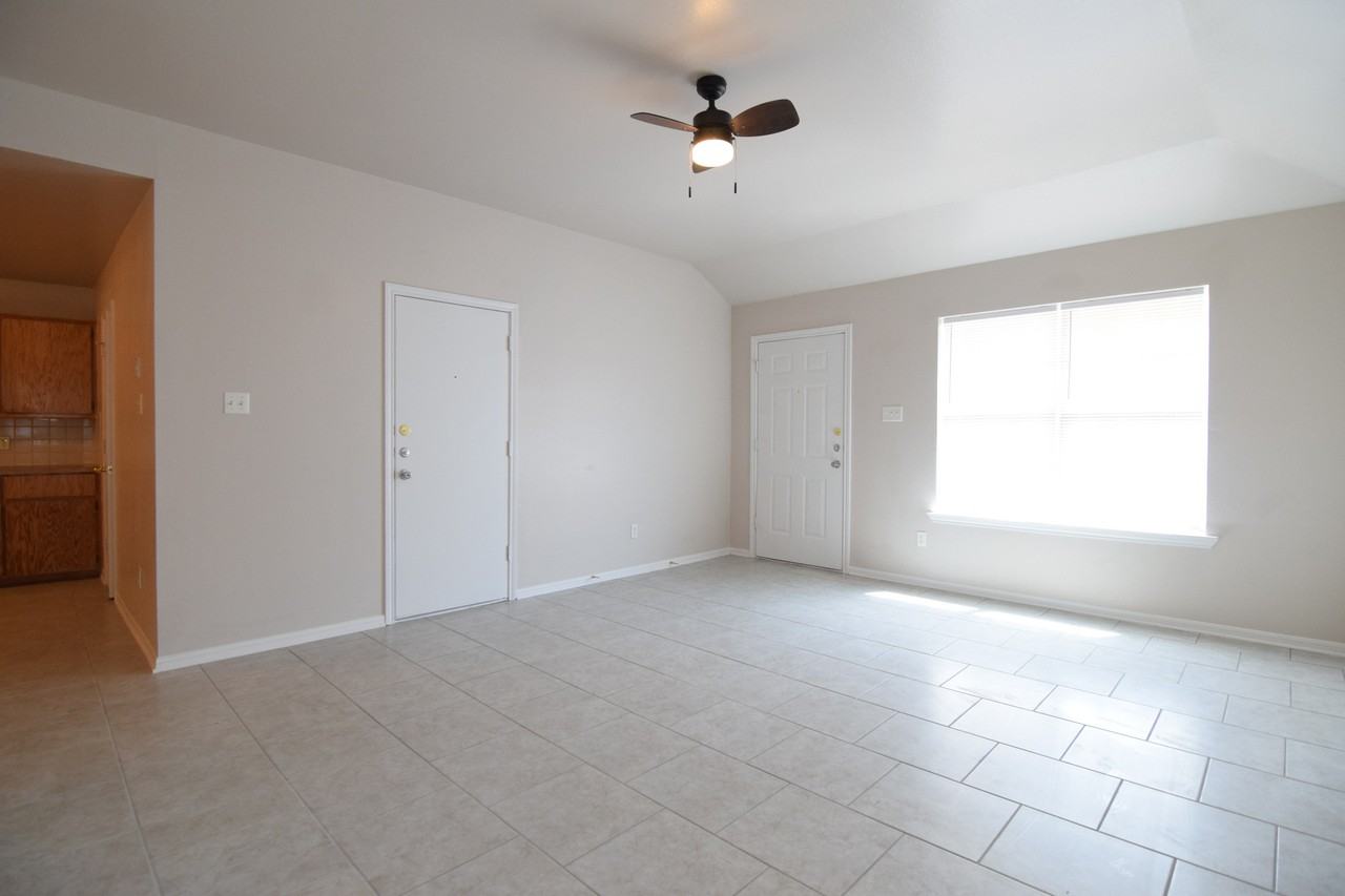 1623 Pima Trl - Photo 7 of 19
