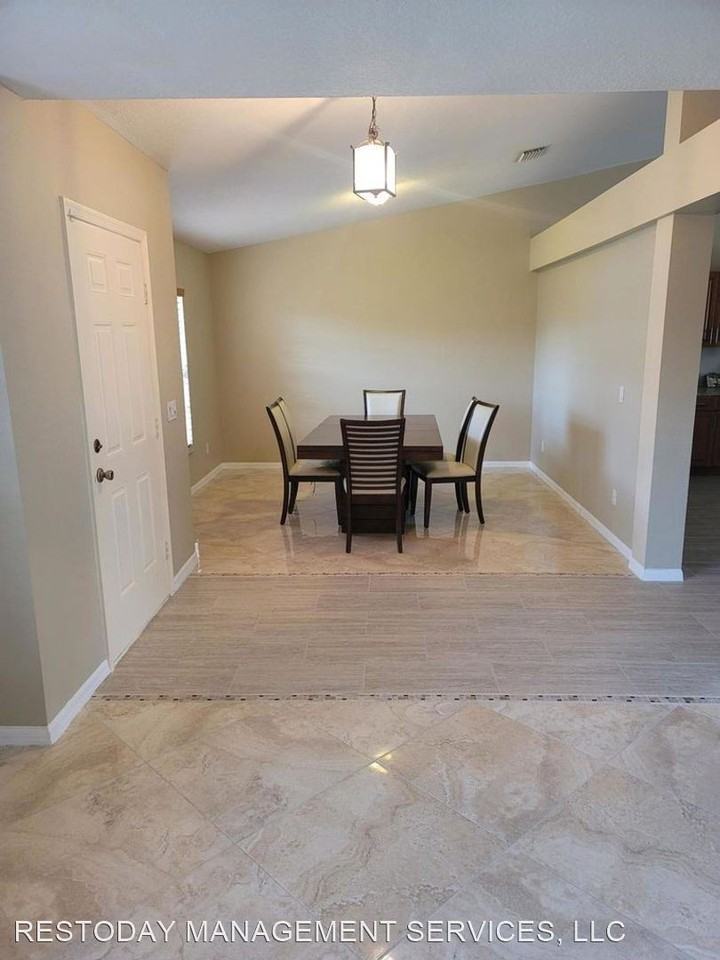 510 Sw Sea Holly Ter - Photo 3 of 13