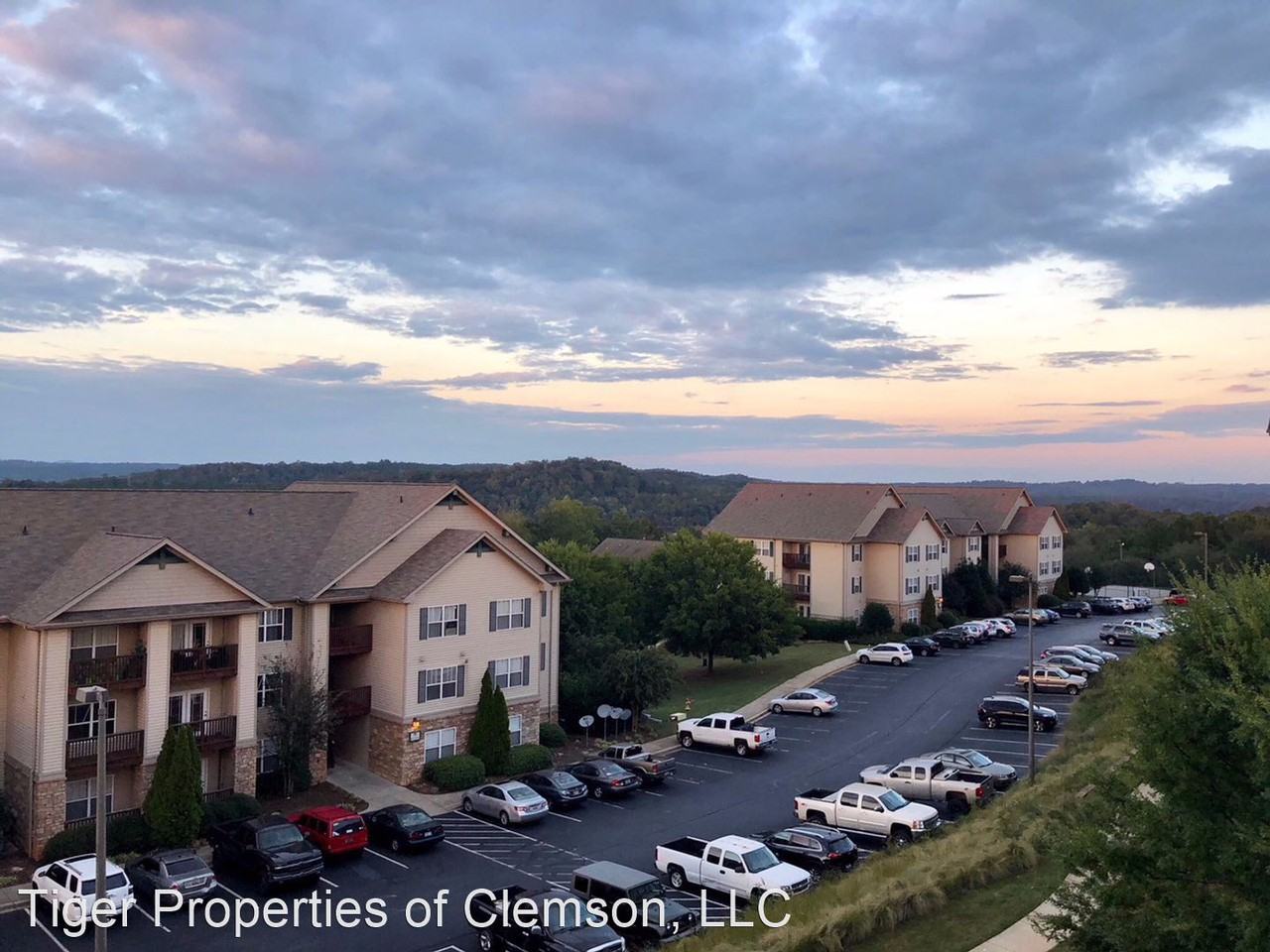 1331 Harts Ridge Dr - Photo 2 of 40