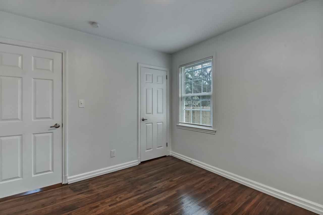 4 W 50th St - Photo 3 of 37