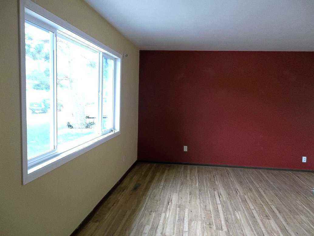 3202 Spruce Dr - Photo 2 of 6