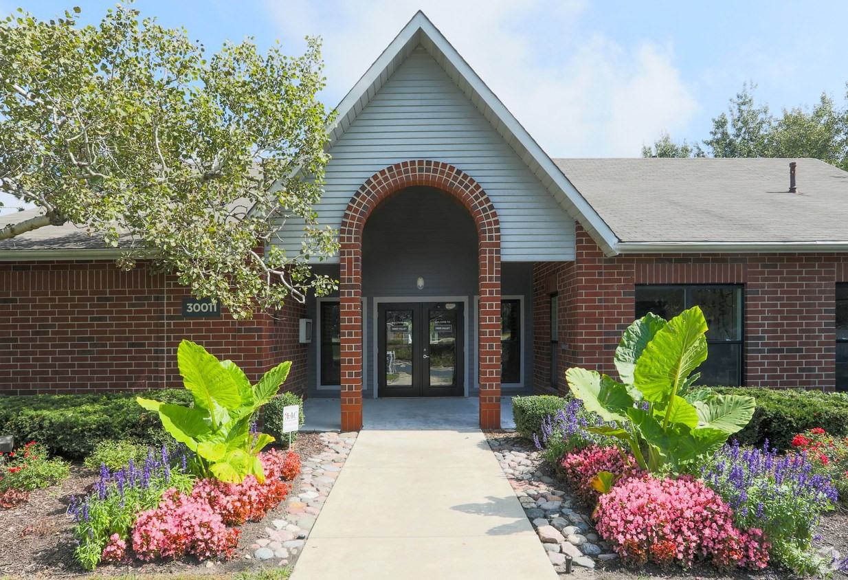 Deer Valley Apartments - Photo 7 of 33