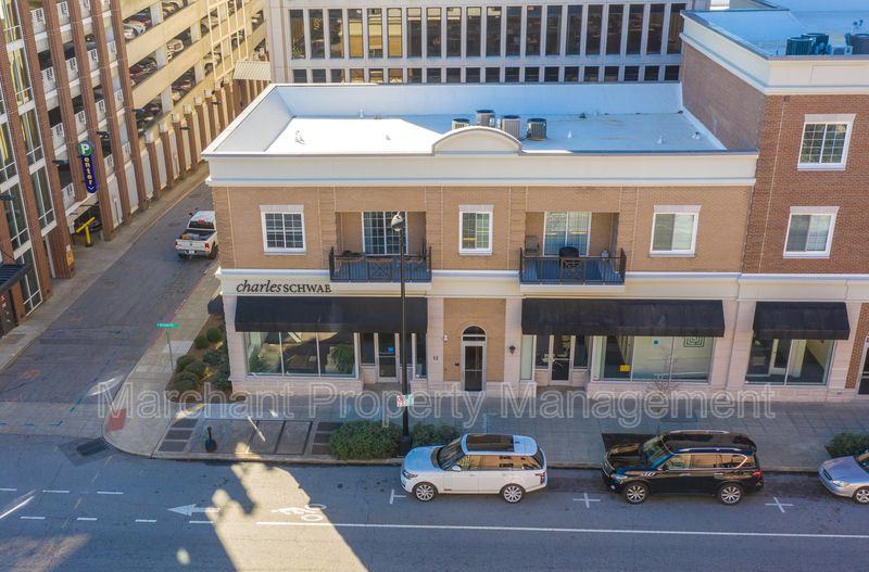 10 E Washington St Apt 2m