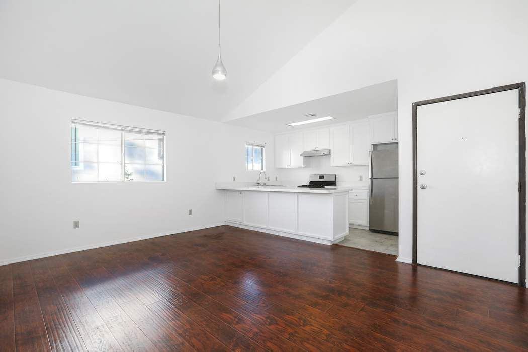1753 N Kenmore Ave - Photo 2 of 26