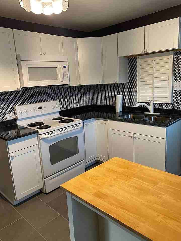 127 Nelson Street - Photo 3 of 11