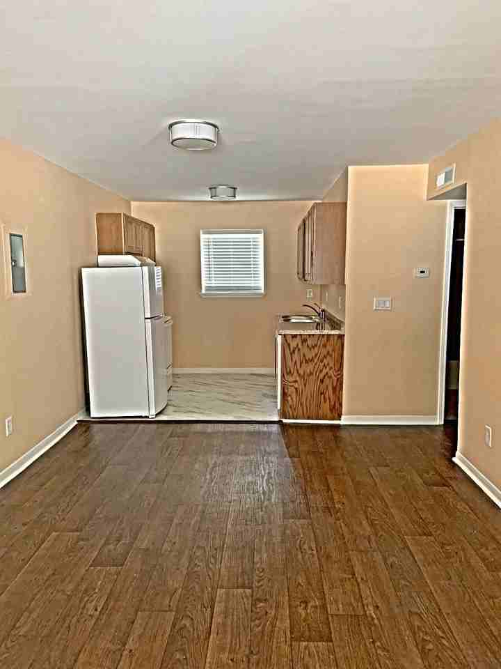 Court South - Photo 3 of 5