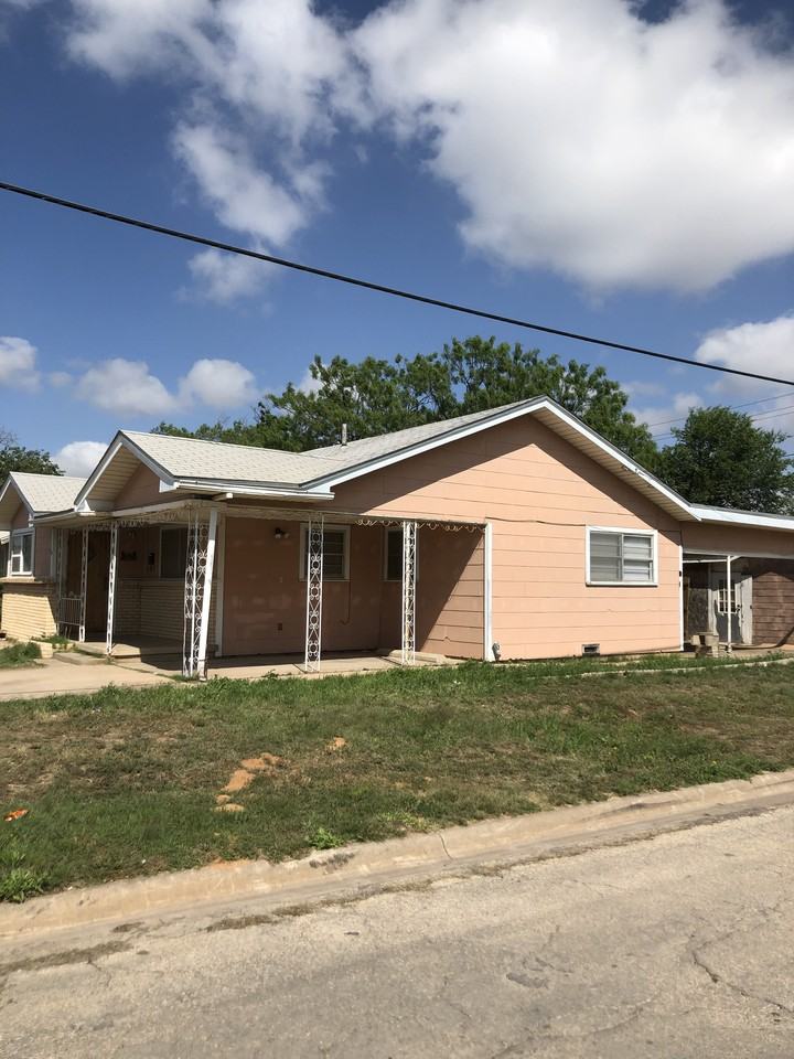 1111 Sycamore Street - Photo 2 of 17