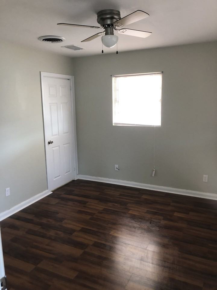 1111 Sycamore Street - Photo 5 of 17