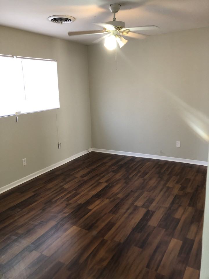 1111 Sycamore Street - Photo 7 of 17