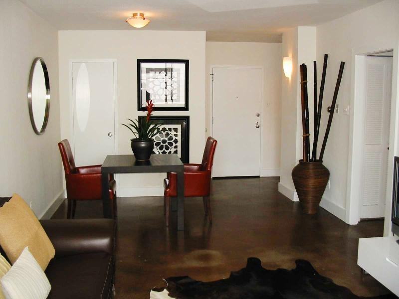 2681 Commerce St A14 - Photo 3 of 4