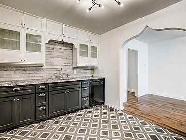 3403 Nw 22nd St - Photo 3 of 8