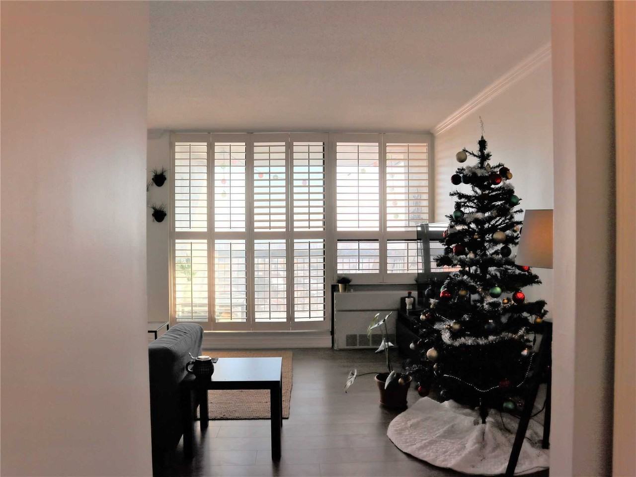 20 Mississauga Valley Boulevard - Photo 2 of 27