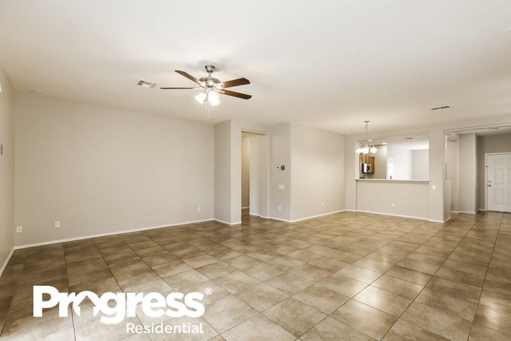 5418 W Pollack St - Photo 3 of 21