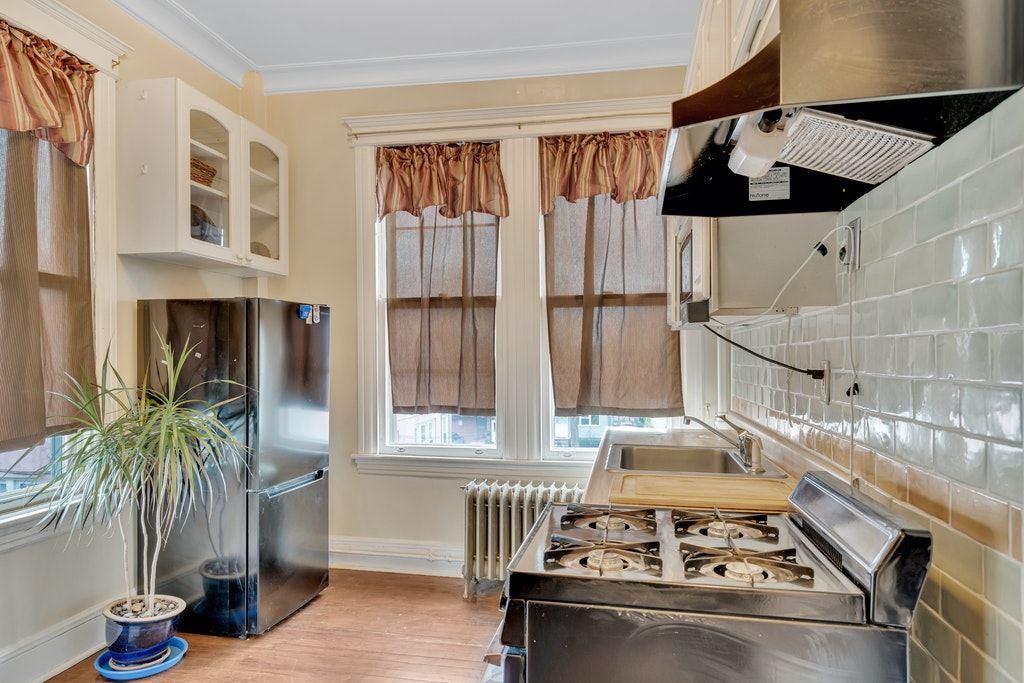 706 Grand Ave Unit 2 - Photo 3 of 6