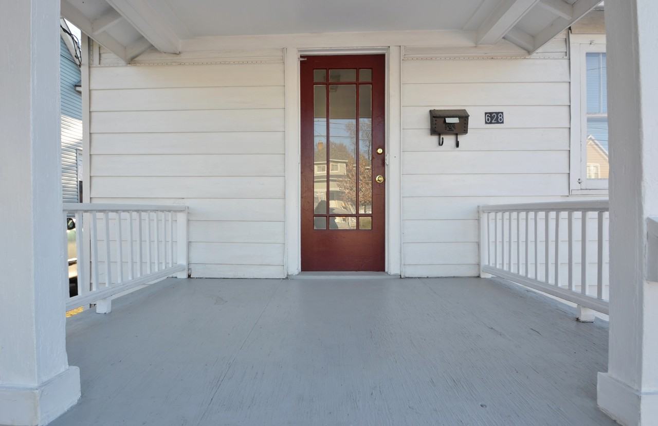 628 Griggs Street Southwest - Photo 3 of 17