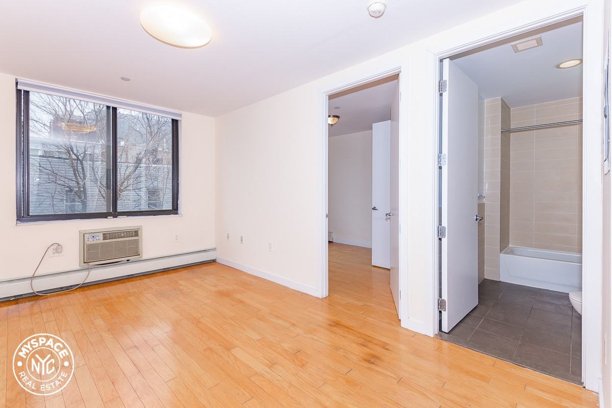 924 Metropolitan Ave #303 - Photo 3 of 19