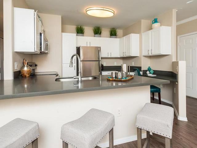 4411 E Chandler Blvd - Photo 6 of 30