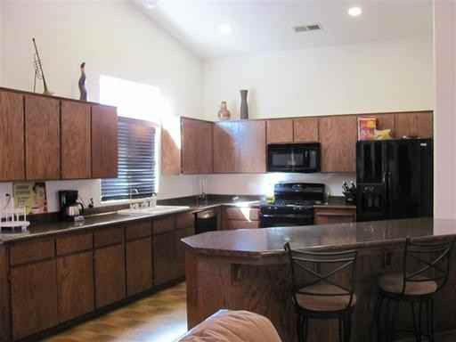 2041 W Orange Ave - Photo 2 of 3