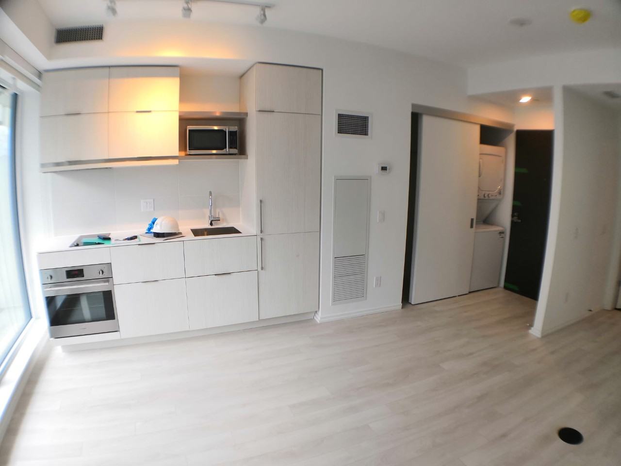 197 Yonge Street #1908