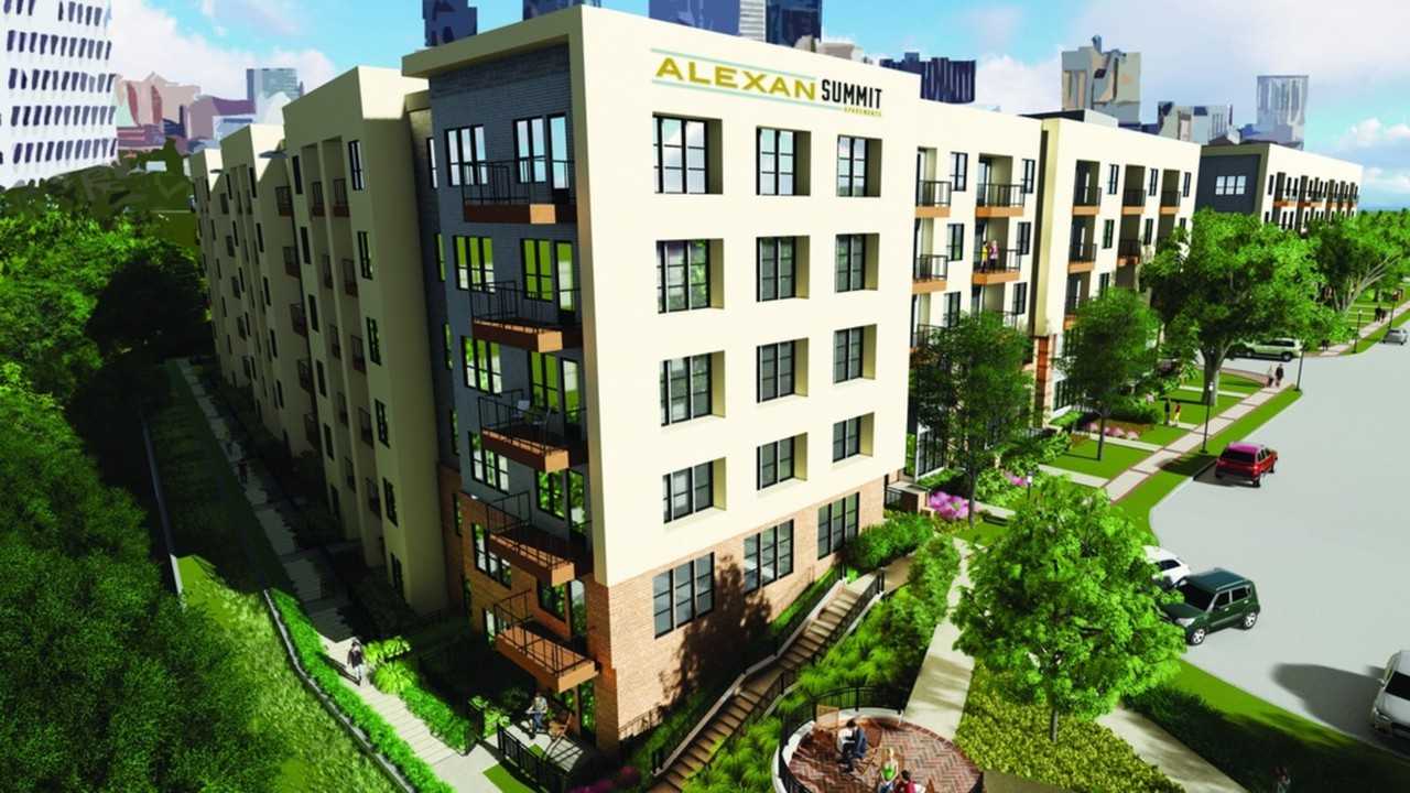 1424 Summit Avenue - Photo 3 of 50