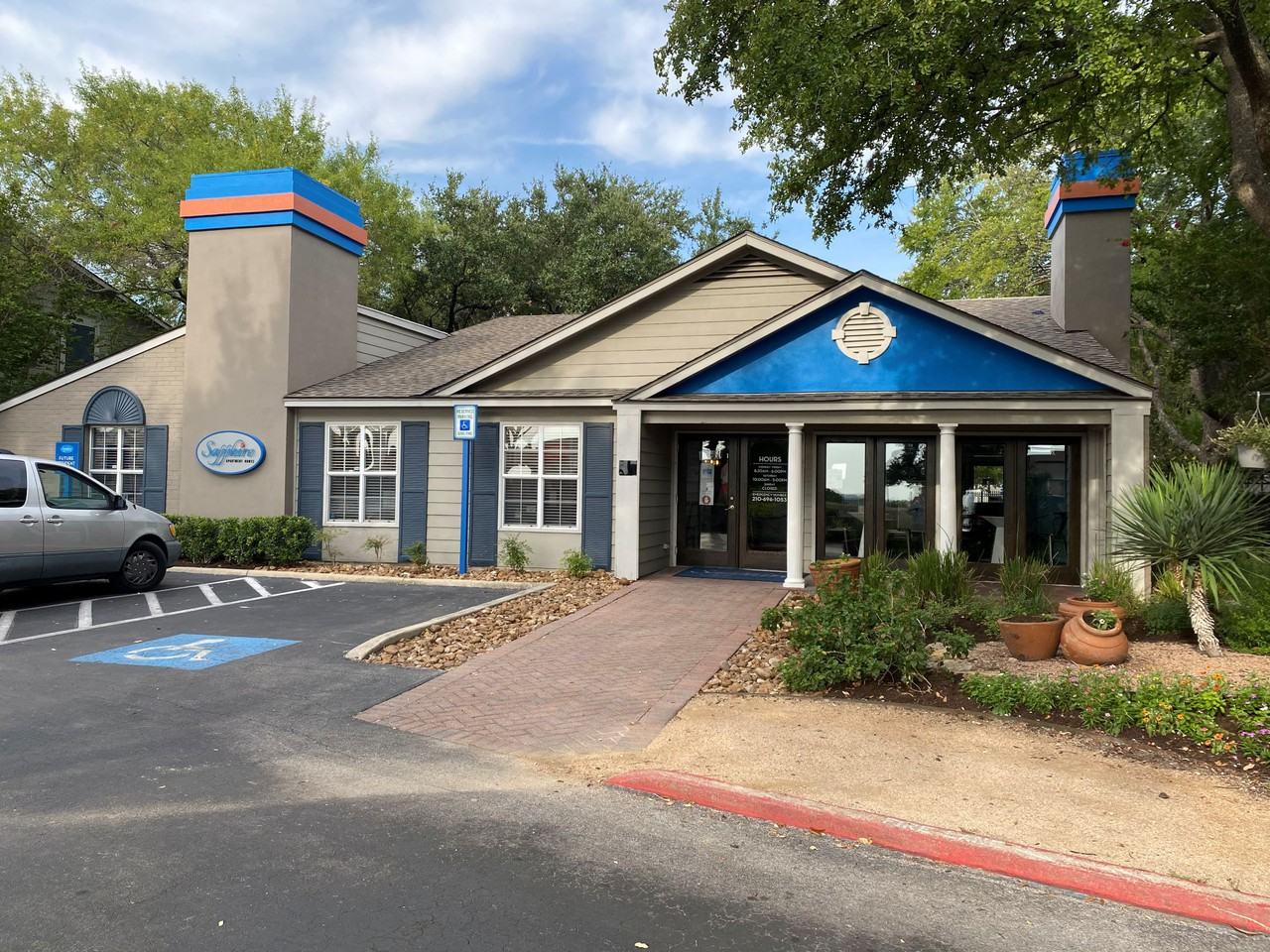 Sapphire - Photo 4 of 38