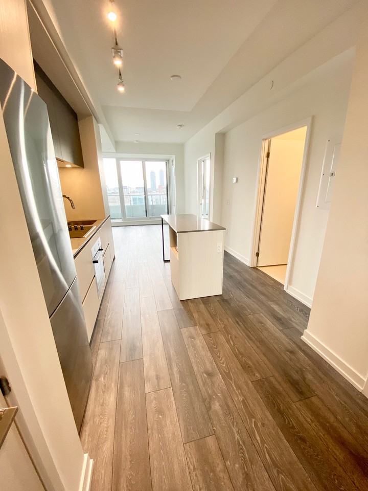 225 Sumach Street #804