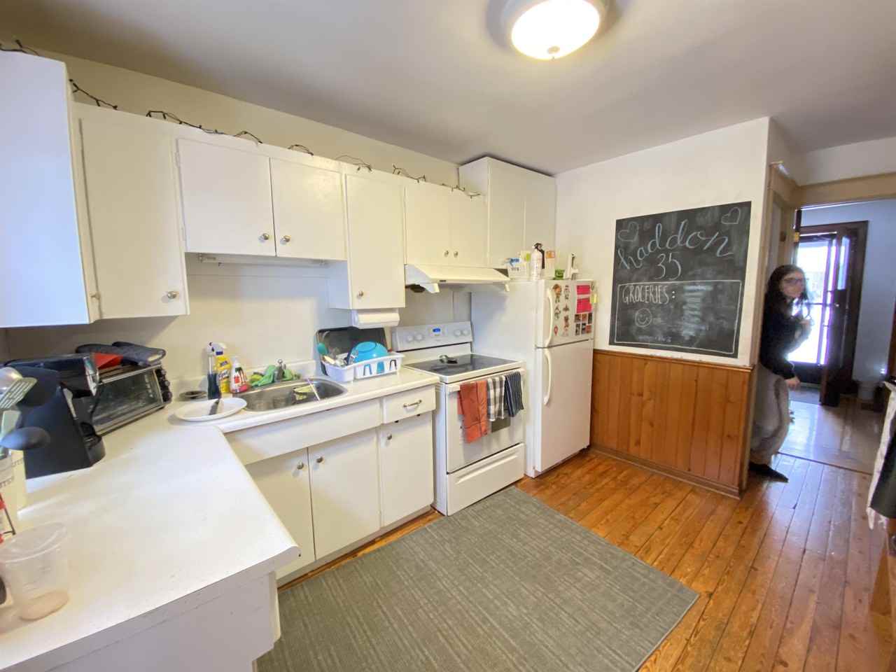 35 Haddon Ave N - Photo 2 of 31