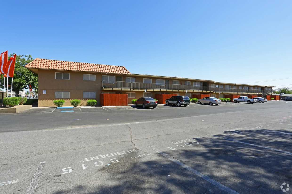 Regency Place Apartments - Photo 3 of 19