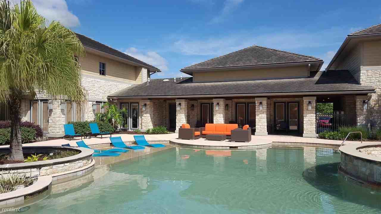 Landing Furnished Apartment Tuscany Villas - Photo 2 of 50